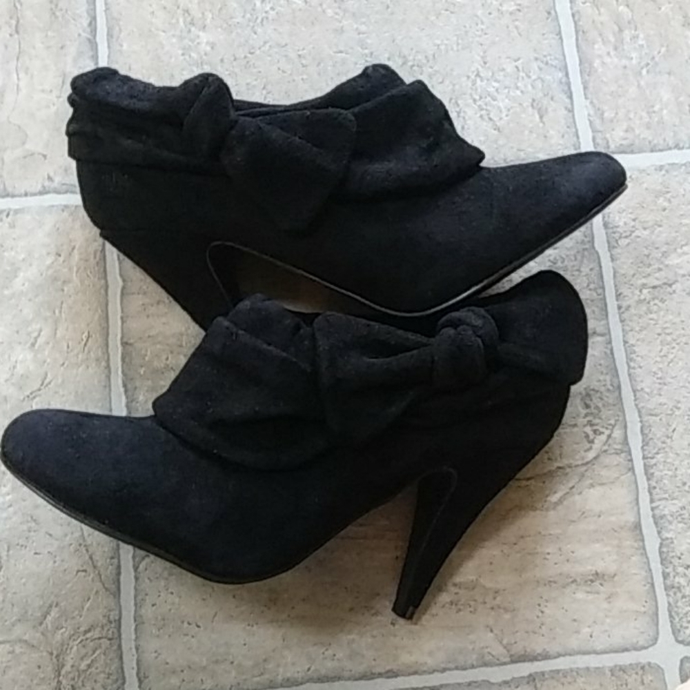 Women's Size 7 Rocket Dog Boots